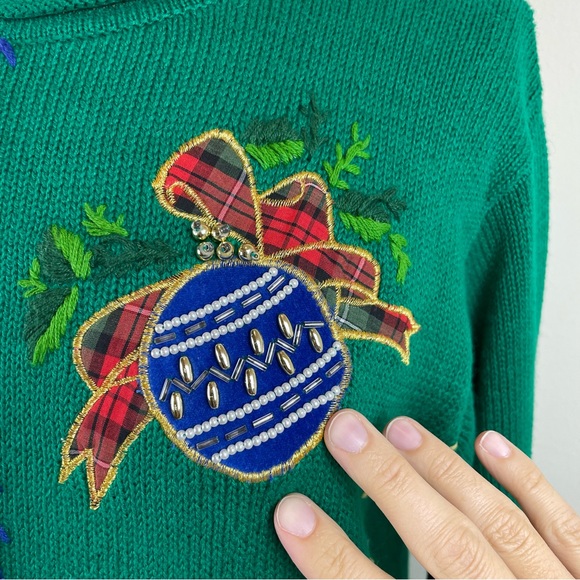 Victoria Jones Green Holiday Christmas Bells Candle Embroidered Sweater Small - Picture 4 of 6